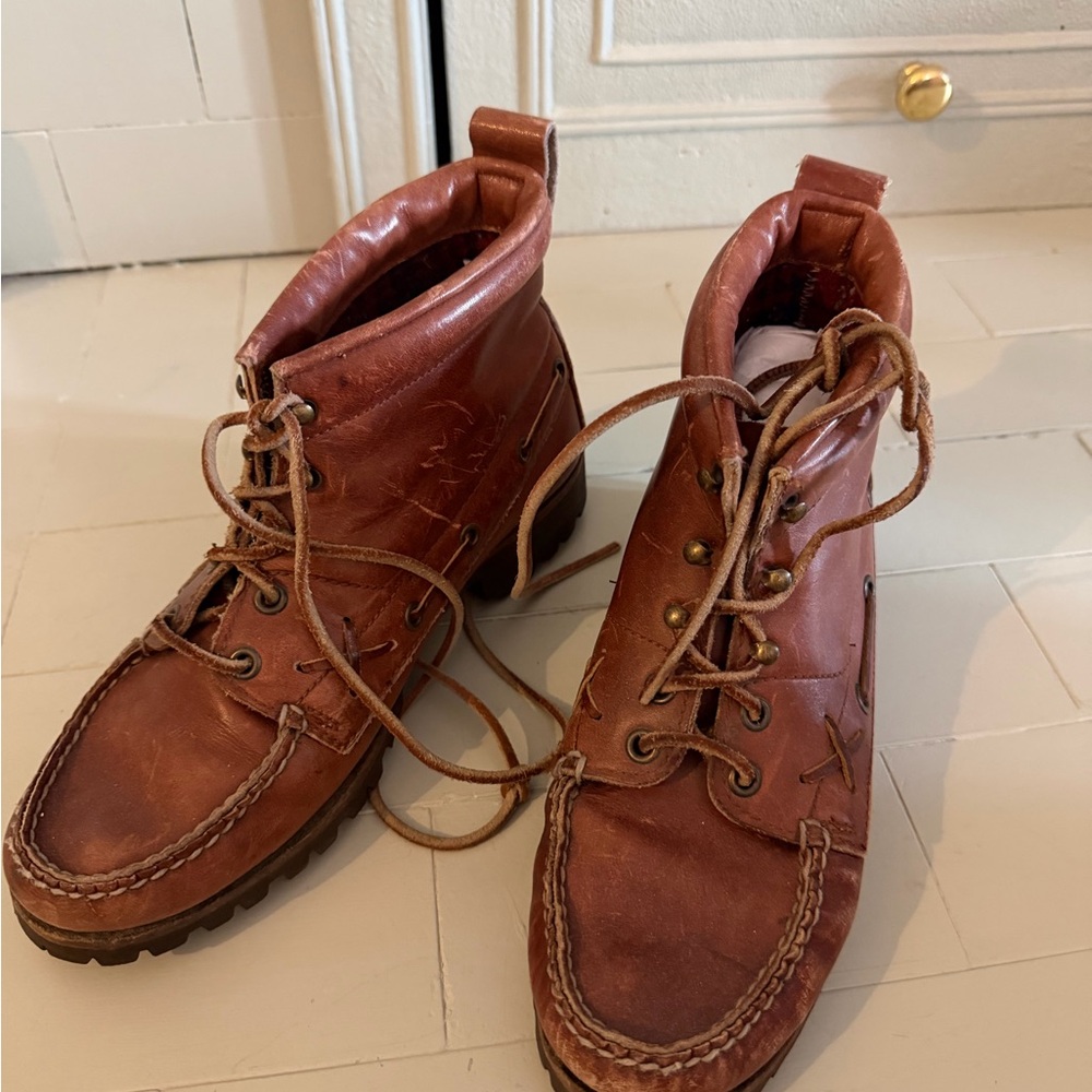 Vintage Ralph Lauren Brown Leather Lace-Up Boots from late 80’s. Size 8